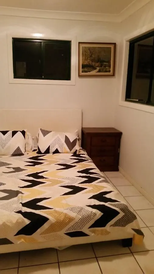 Beachside Queenslander Apartment Scarborough