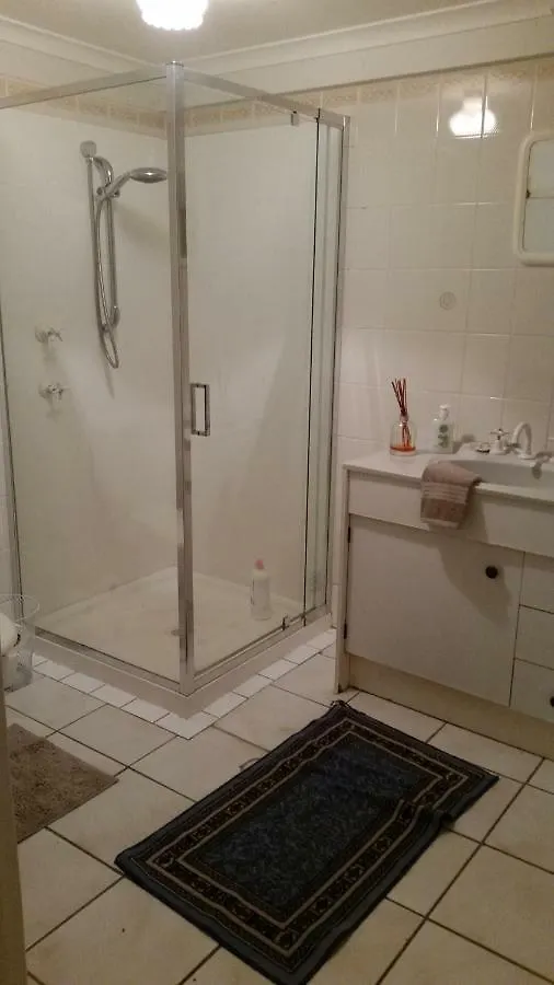 Beachside Queenslander Apartment Scarborough