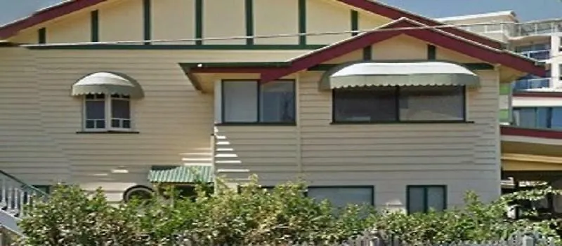 Beachside Queenslander Apartment Scarborough